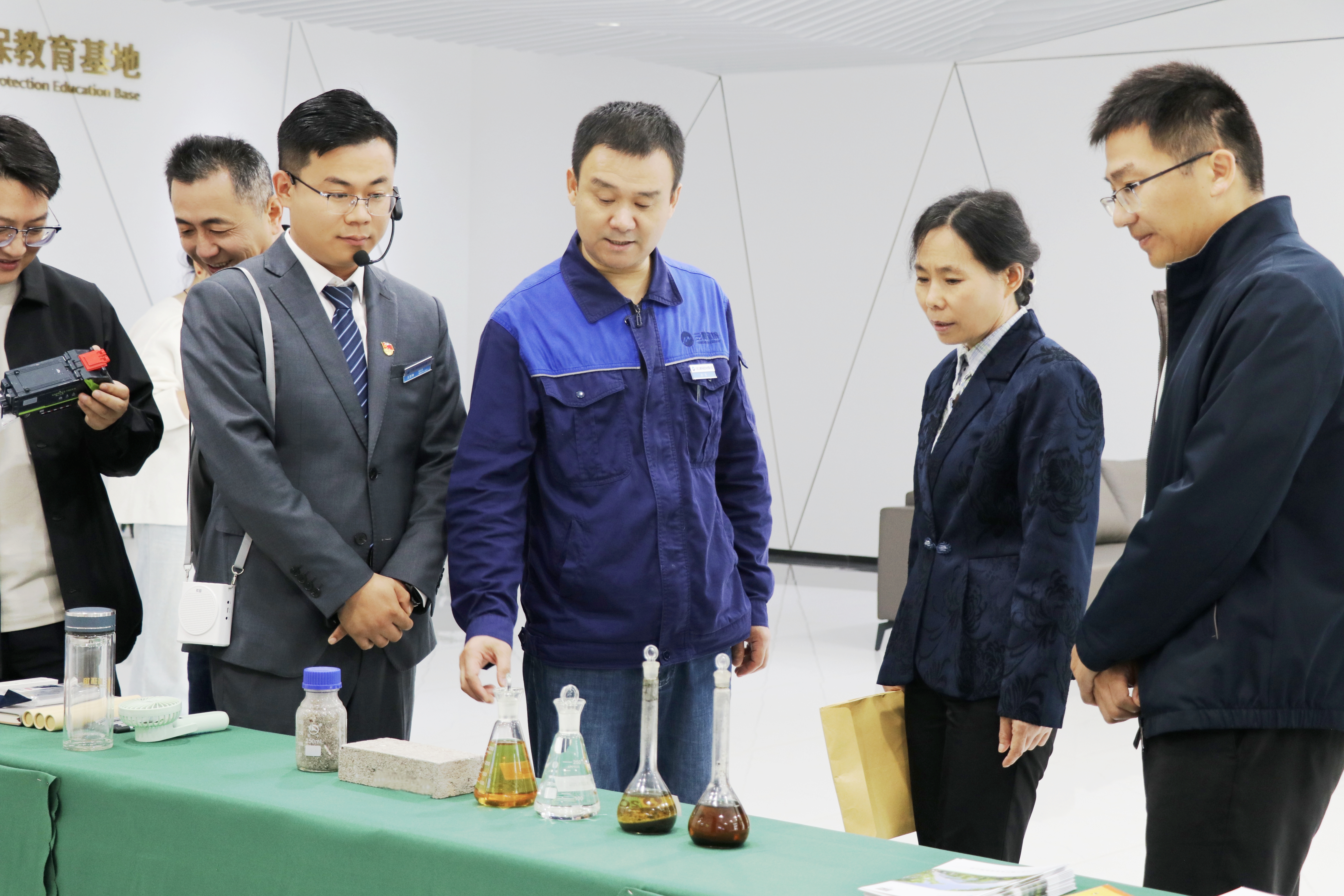 10月17日，安徽省生態(tài)環(huán)境廳調(diào)研六安三峰公司 為環(huán)保教育基地注入新動能.jpg